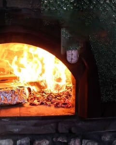 Pizza Master Outdoor Stone Oven – Handcrafted Italian Wood-Fired Oven with Firebrick Core & Authentic Brick Arch Design ,Homemade pizza oven
